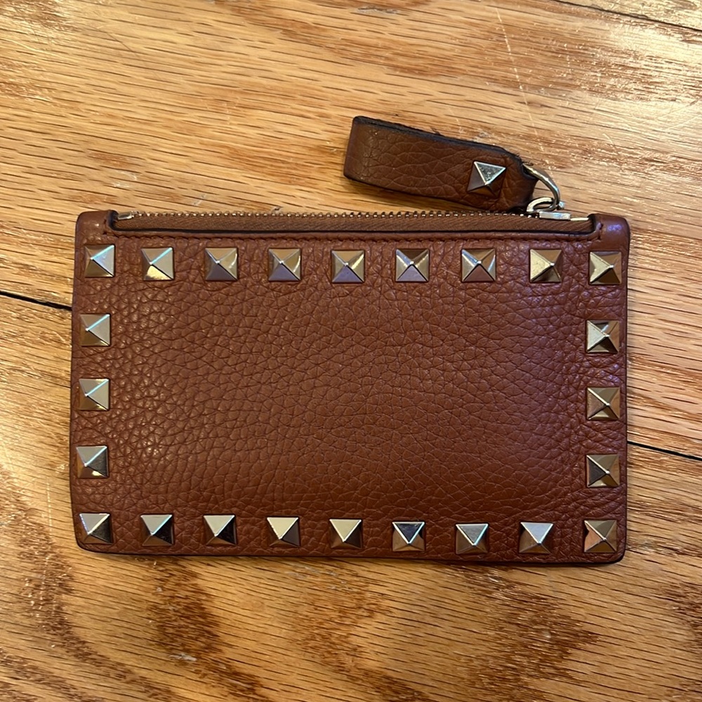 Valentino rockstud card wallet, beautiful camel color with silver hardware!